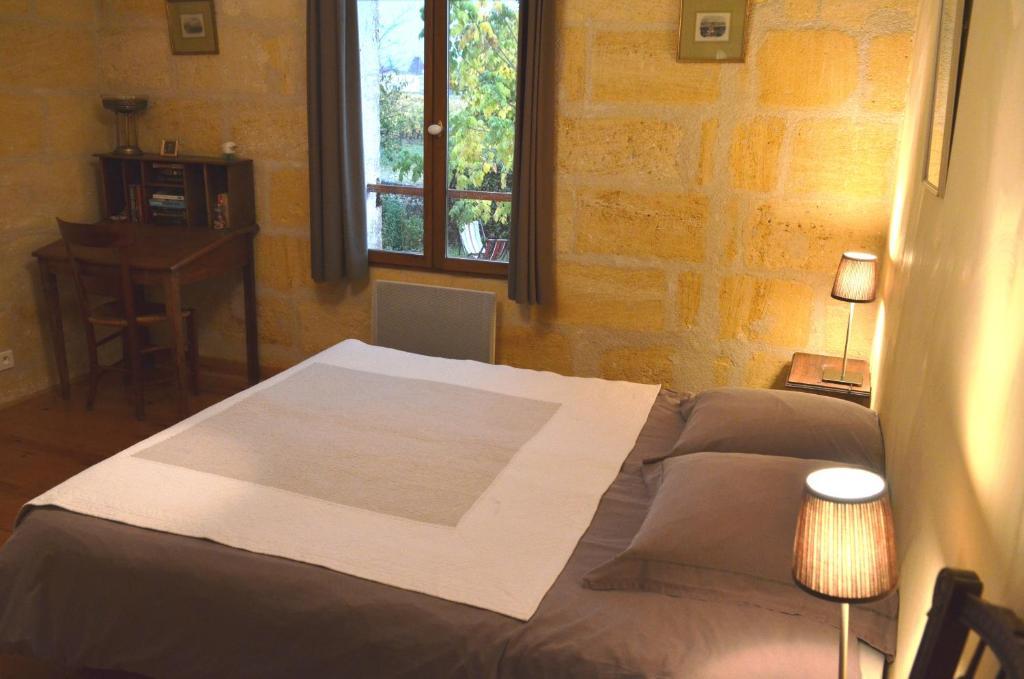 La Petite Madeleine Hotel Кастион-ла-Батай Стая снимка