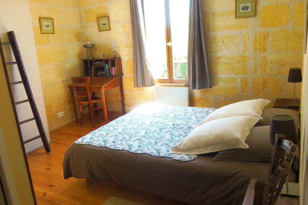 La Petite Madeleine Hotel Кастион-ла-Батай Екстериор снимка