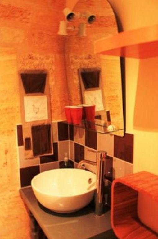 La Petite Madeleine Hotel Кастион-ла-Батай Стая снимка
